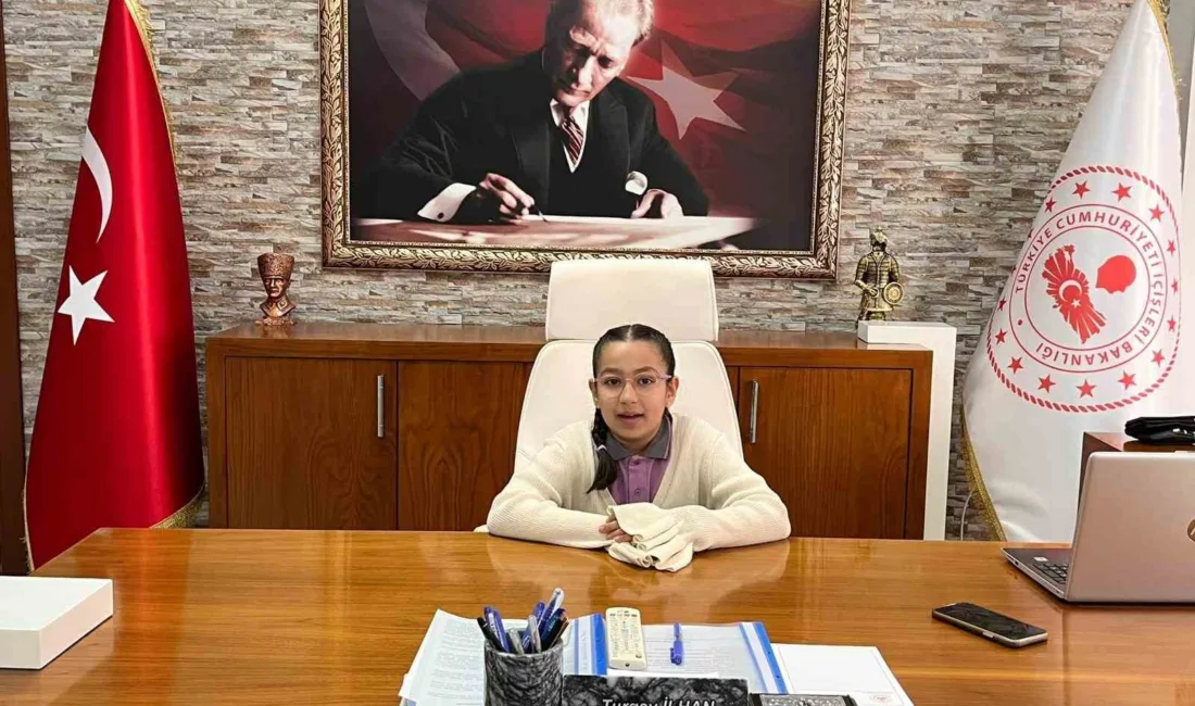 Yatağan'da 23 Nisan kutlamaları kapsamında kaymakamlık koltuğuna oturan 4. sınıf