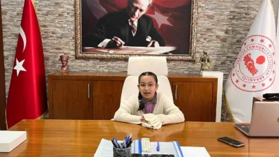 Yatağan'da 23 Nisan kutlamaları kapsamında kaymakamlık koltuğuna oturan 4. sınıf