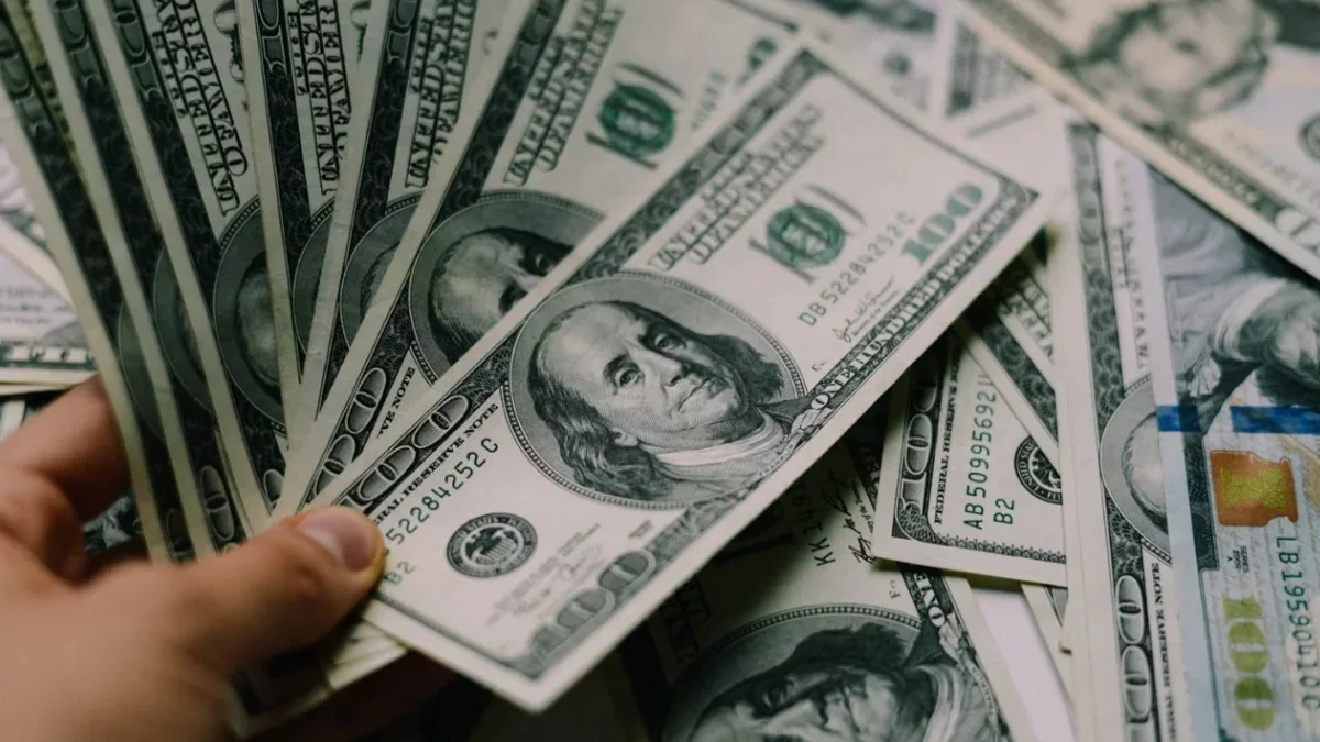 İstanbul Kapalıçarşı'da yeni haftaya dolar 45,5790 liradan, euro ise 52,9740