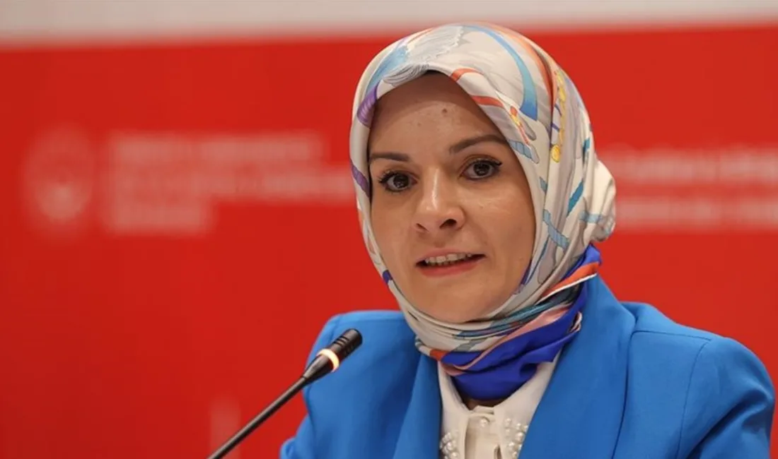 Aile ve Sosyal Hizmetler Bakanı Mahinur Özdemir Göktaş, evlerinde bakılan
