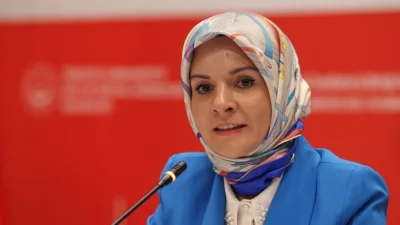 Aile ve Sosyal Hizmetler Bakanı Mahinur Özdemir Göktaş, evlerinde bakılan