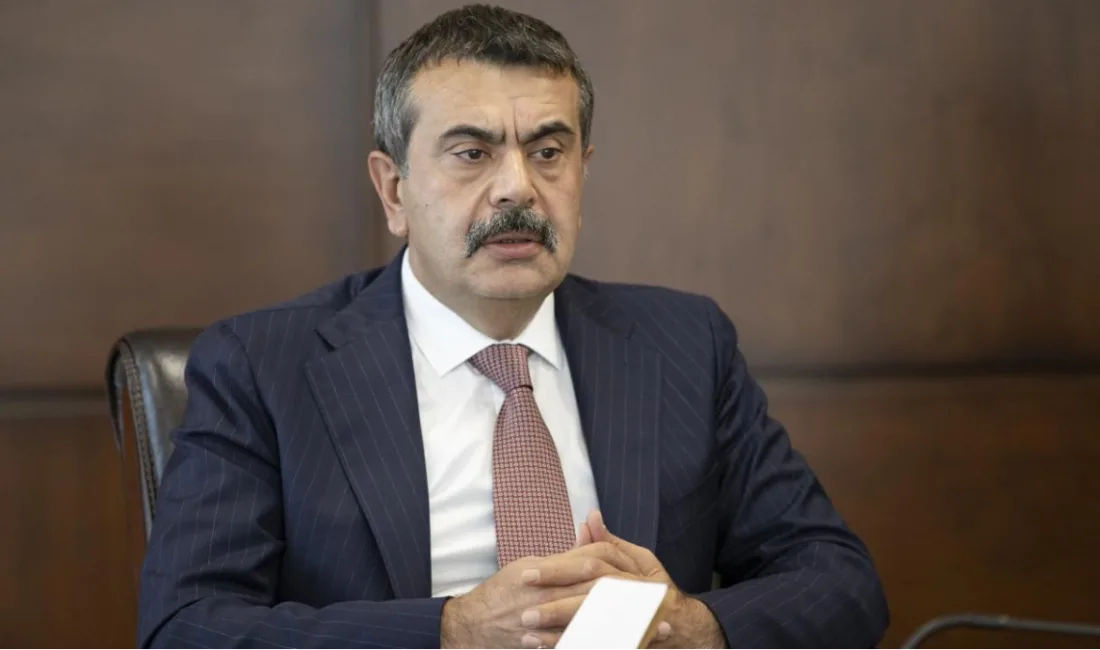 Milli Eğitim Bakanı Yusuf Tekin, ara tatillerin yaz tatiline eklenmesi