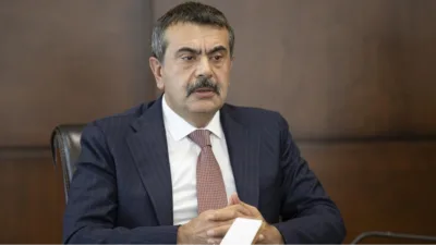 Milli Eğitim Bakanı Yusuf Tekin, ara tatillerin yaz tatiline eklenmesi