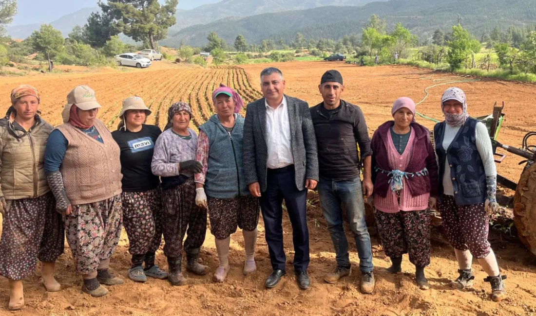 BBP Muğla İl Başkanı Özkan Bozkurt, kırsal bölgelerde çiftçilerle buluşup