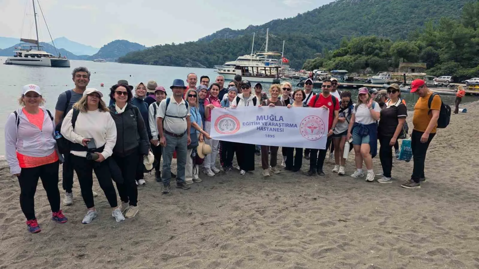 Muğla Eğitim ve Araştırma Hastanesi personeli, Dalaman’ın eşsiz koylarında düzenlenen