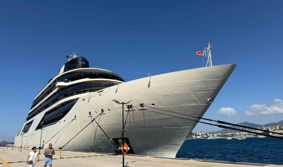 Yunanistan'ın Girit Limanı'ndan Bodrum'a gelen Malta bayraklı "Four Seasons 1"