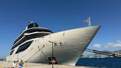 Yunanistan'ın Girit Limanı'ndan Bodrum'a gelen Malta bayraklı "Four Seasons 1"