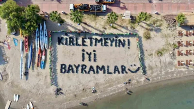 Bodrum Belediyesi öncülüğünde binin üzerinde gönüllünün katılımıyla gerçekleştirilen Mavi Beyaz