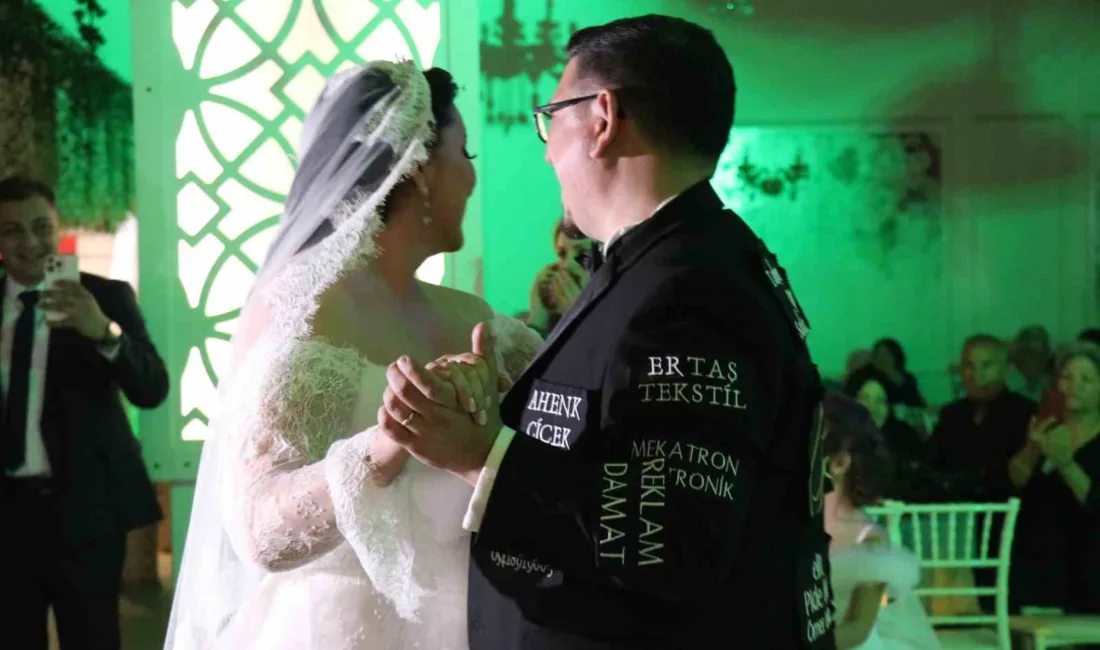 Denizli'de artan düğün maliyetlerine ilginç bir çözüm bulan damat Ramazan