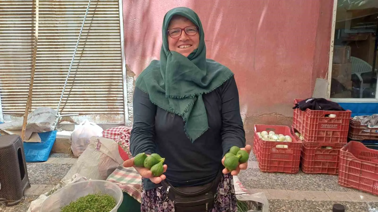 Aydın pazarında tezgahları süsleyen ve filmlere konu olan meşhur incir