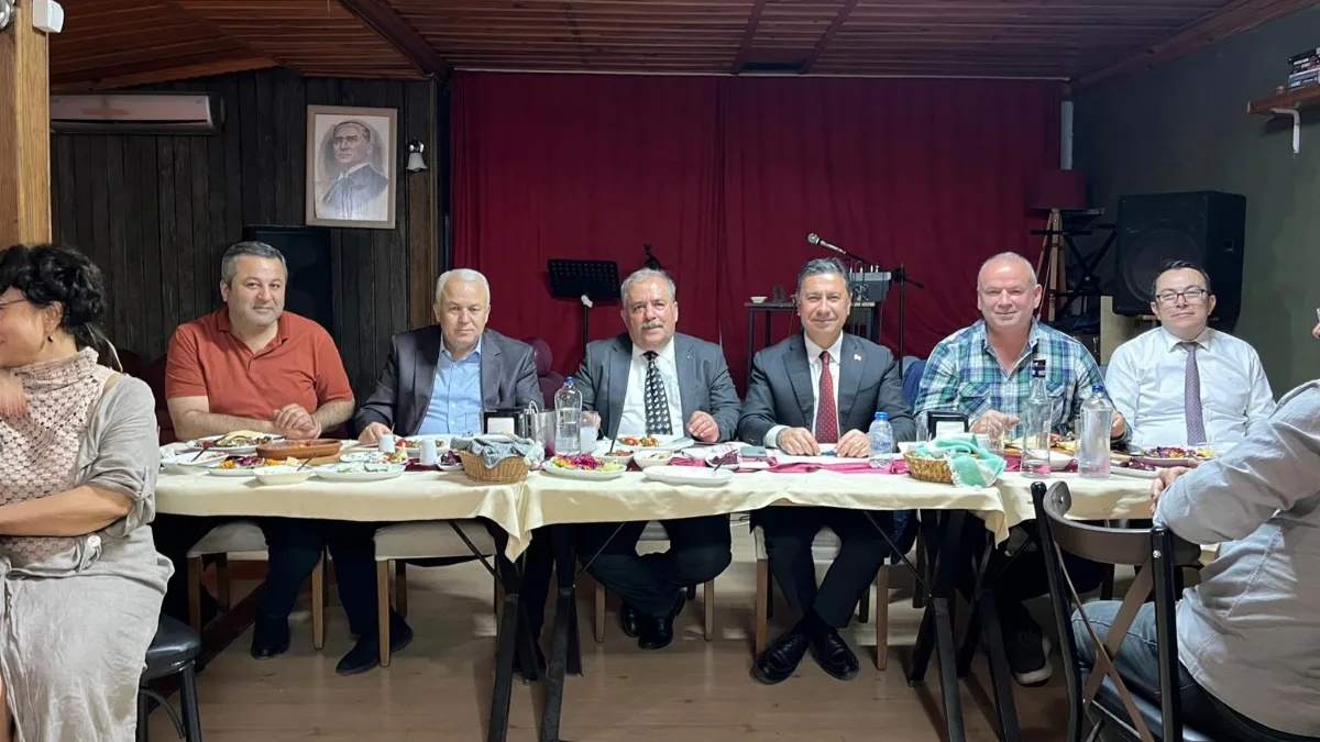 Hür Düşünce Platformu’nun Mayıs ayı toplantısında Muğla Büyükşehir Belediye Başkanı