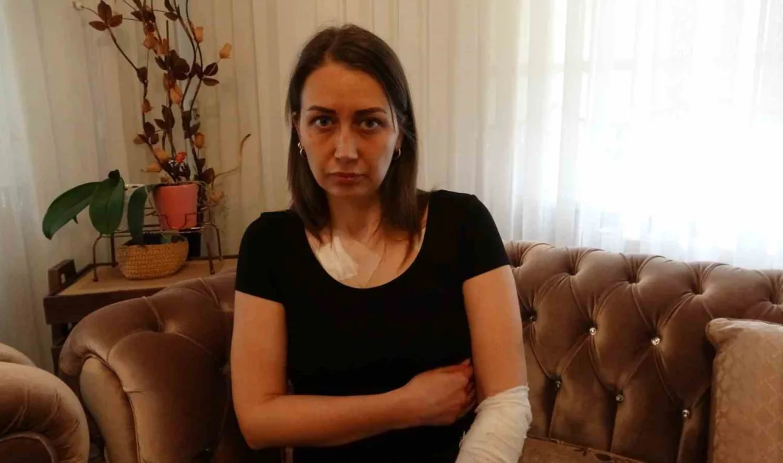 Sultangazi’de boşanma aşamasındaki eşinin aracının önünü kesen saldırgan, marketten bıçak