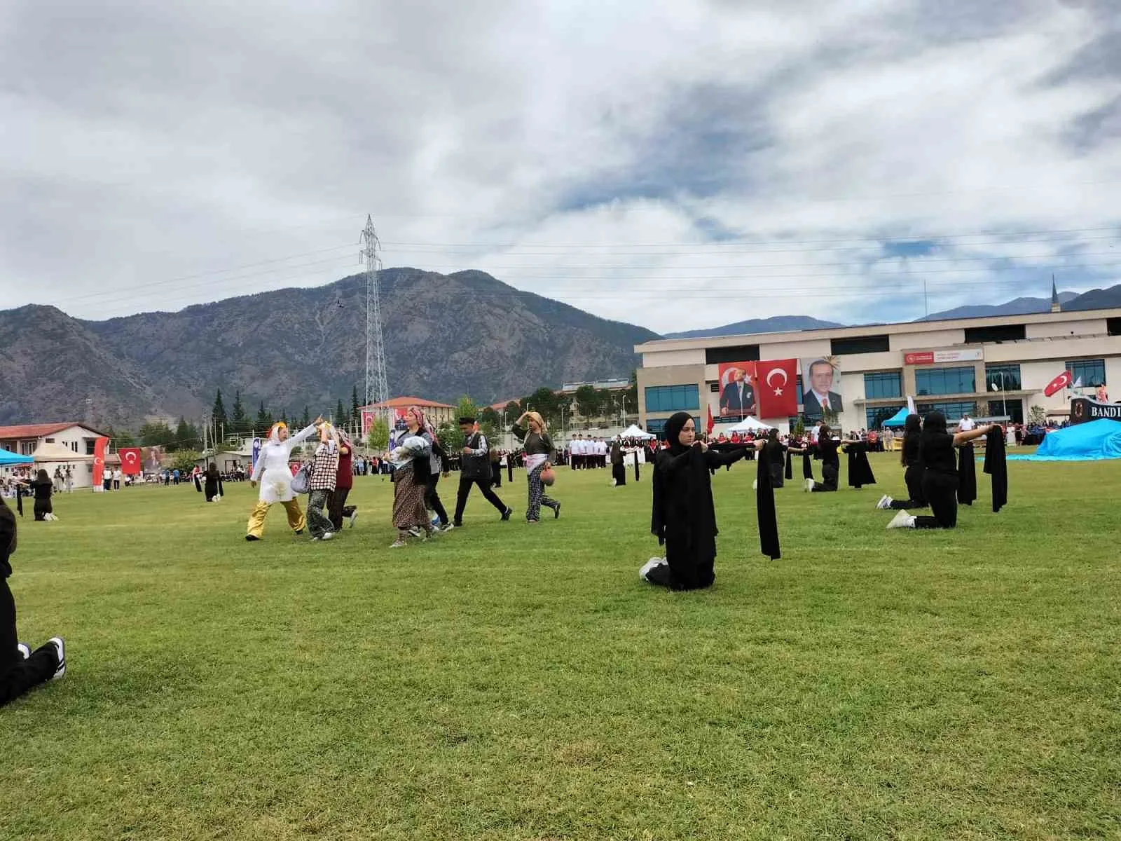 Köyceğiz’de 19 Mayıs Atatürk’ü Anma, Gençlik ve Spor Bayramı, çelenk