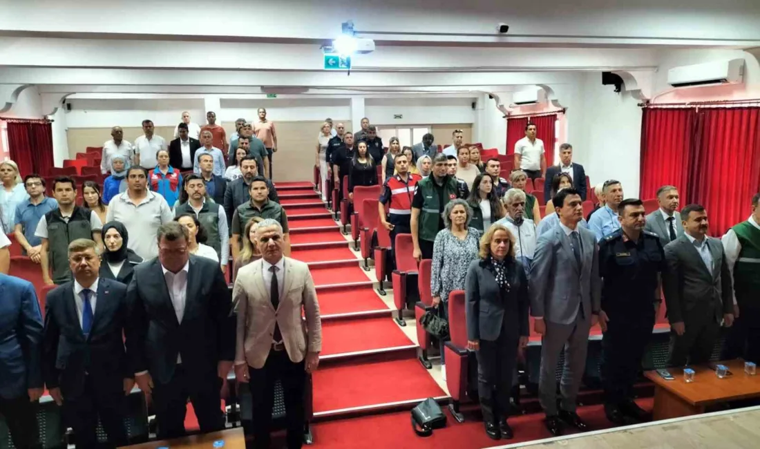Muğla'nın Köyceğiz ilçesinde, Kaymakam Mert Kumcu ve Yeşilay İl Başkanı