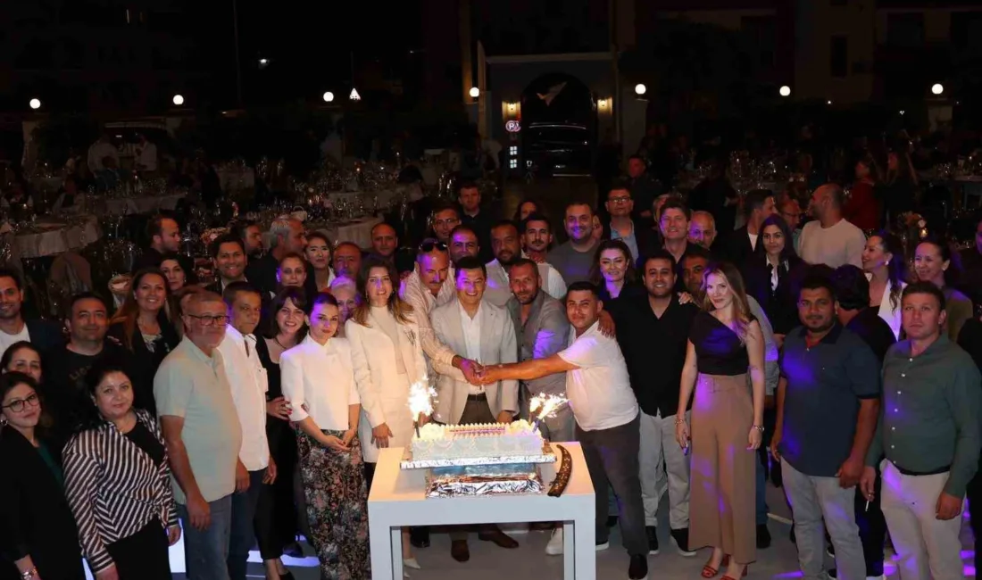 Marmaris Belediye Başkanı Acar Ünlü’nün ev sahipliğinde düzenlenen gecikmeli akşam