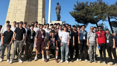 Menteşe Uluslararası Gençlik Merkezi gönüllüleri, "Bir Destandır Çanakkale" programı kapsamında