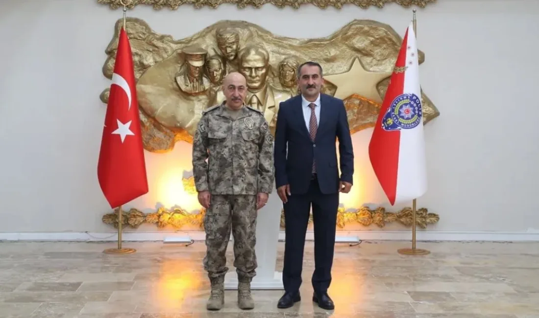 Milliyetçi Hareket Partisi Muğla İl Başkanı Emrah Oltulu ve beraberindeki