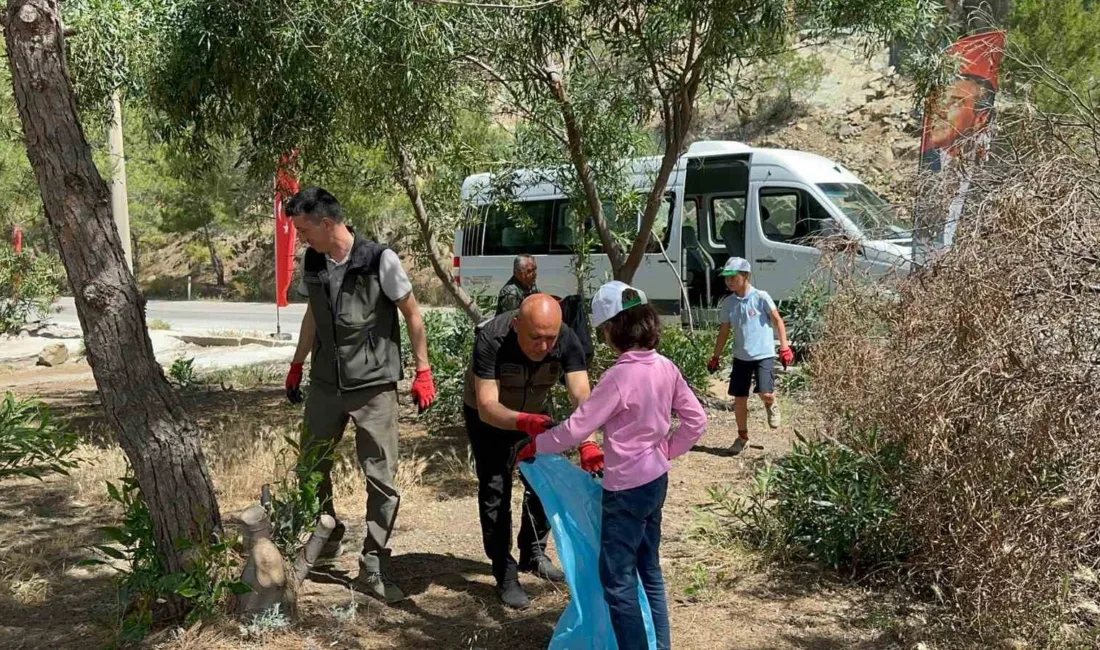Marmaris'te yaklaşan yangın sezonu öncesinde "Orman Benim" projesi kapsamında düzenlenen