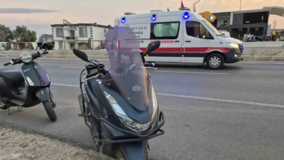 Muğla'nın Bodrum ilçesinde süratli seyreden motosikletin otomobile arkadan çarpması sonucu