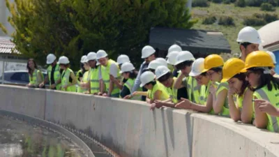 MUSKİ ekipleri, çevre bilincini artırmak amacıyla üniversite ve ilköğretim öğrencilerini