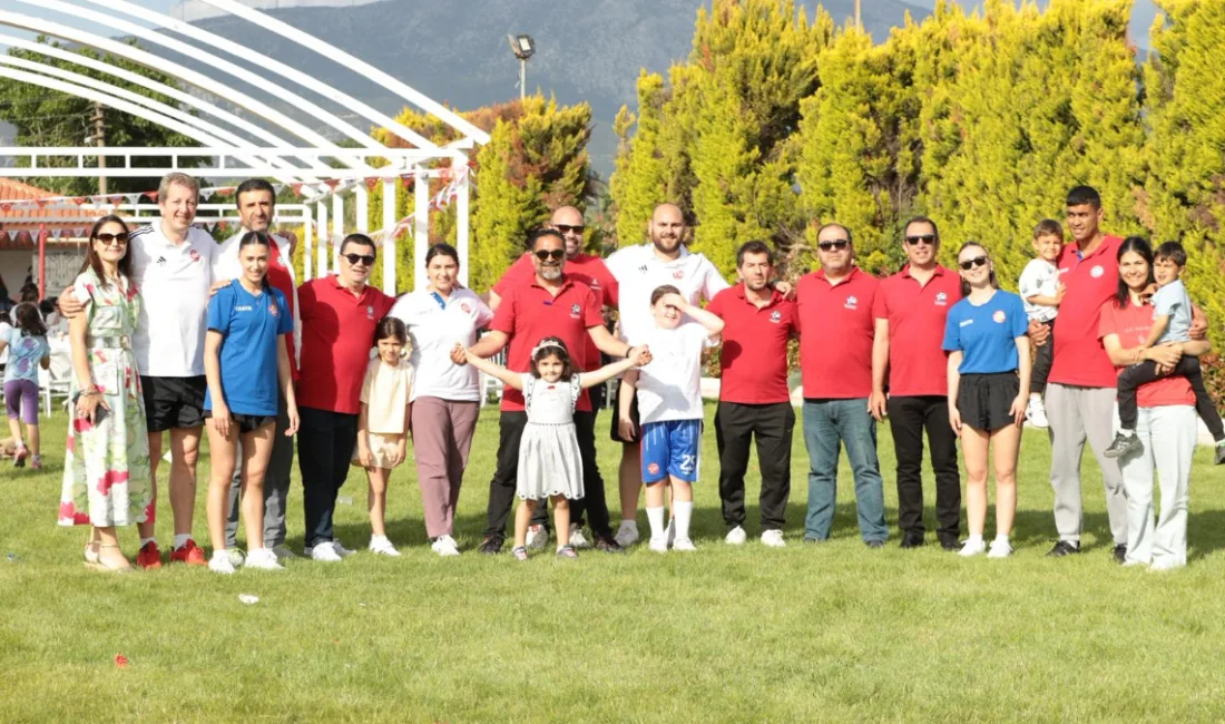 Muğla Türdü Basketbol Kulübü’nün düzenlediği Bahar Şenliği, sporcuları, aileleri ve