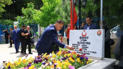 Vali İdris Akbıyık, Kurban Bayramı dolayısıyla Muğla Yeni Mezarlığı’ndaki şehitlikleri
