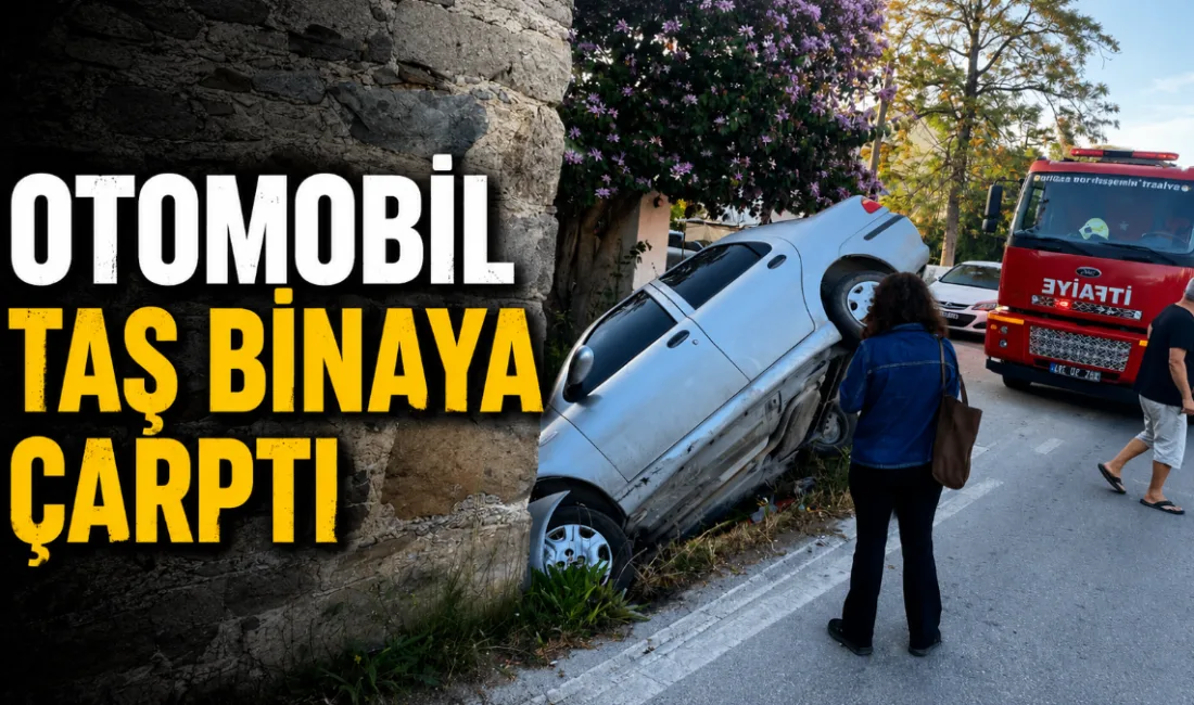 Bodrum Yalıkavak’ta kontrolden çıkarak taş binaya çarpan otomobil mahallede hareketli