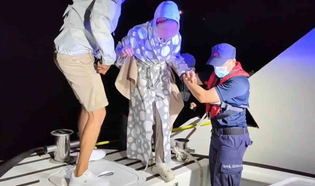 Muğla’nın Fethiye ilçesi açıklarında seyreden özel bir teknede rahatsızlanan kadın
