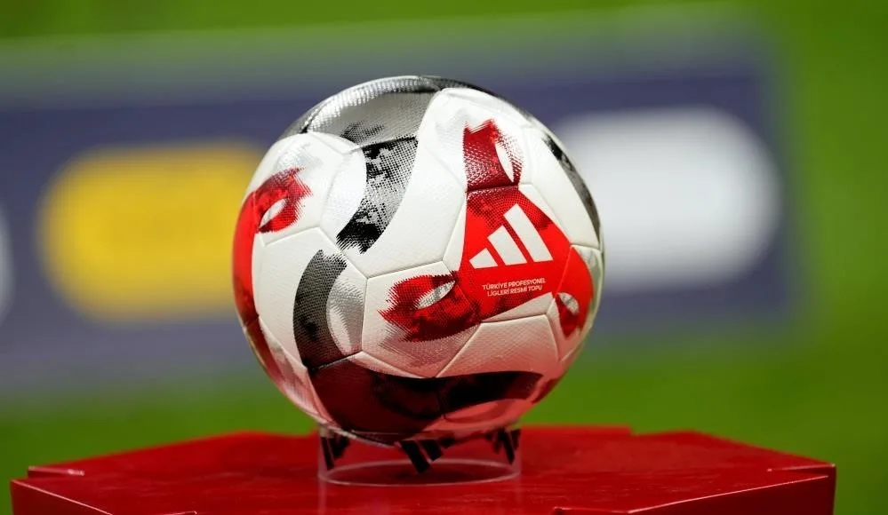 Trendyol Süper Lig'in 33. haftasında lider Galatasaray'ın şampiyonluk için sahaya