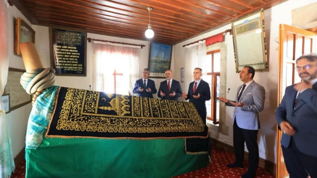 Muğla Valisi Dr. İdris Akbıyık, restorasyon hazırlıkları devam eden Şahidi