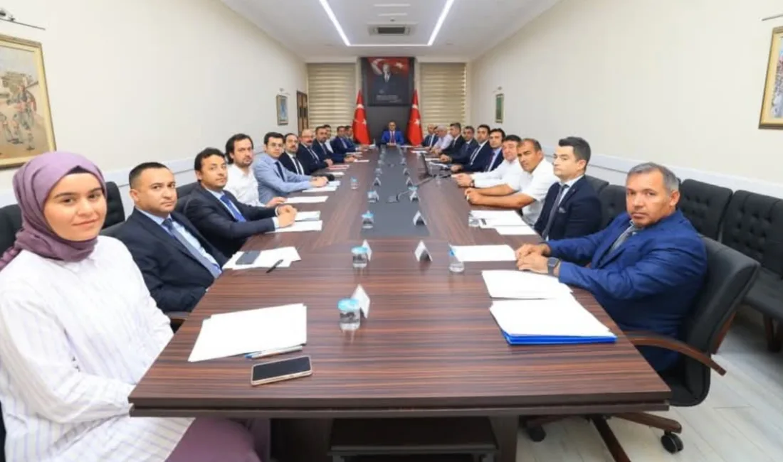 Muğla Valisi Dr. İdris Akbıyık başkanlığında gerçekleştirilen toplantıda, Dalyan Kanalı’nda