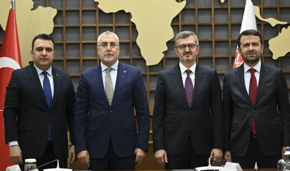 Çalışma ve Sosyal Güvenlik Bakanı Vedat Işıkhan, medya ve iletişim