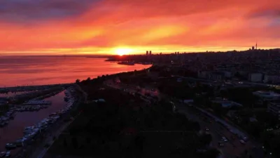 İstanbul’da gün boyu etkisini sürdüren yağmurun ardından ortaya çıkan gökkuşağı