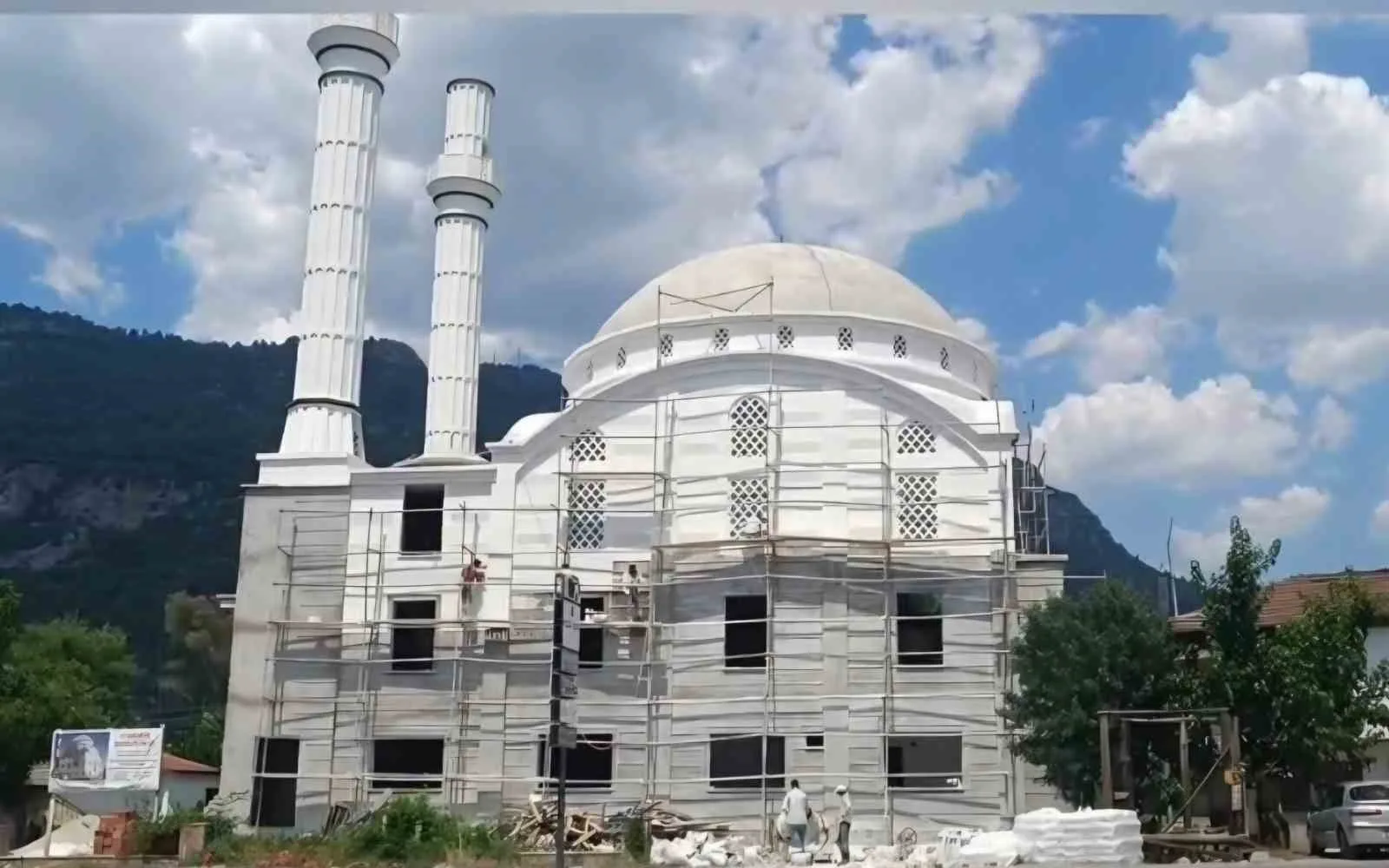 Köyceğiz Zeytinalanı Merkez Camii inşaatı hızla yükseliyor