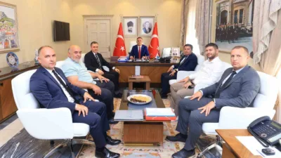Muğla Valisi Dr. İdris Akbıyık, Türk Kızılay Güney Ege Kan