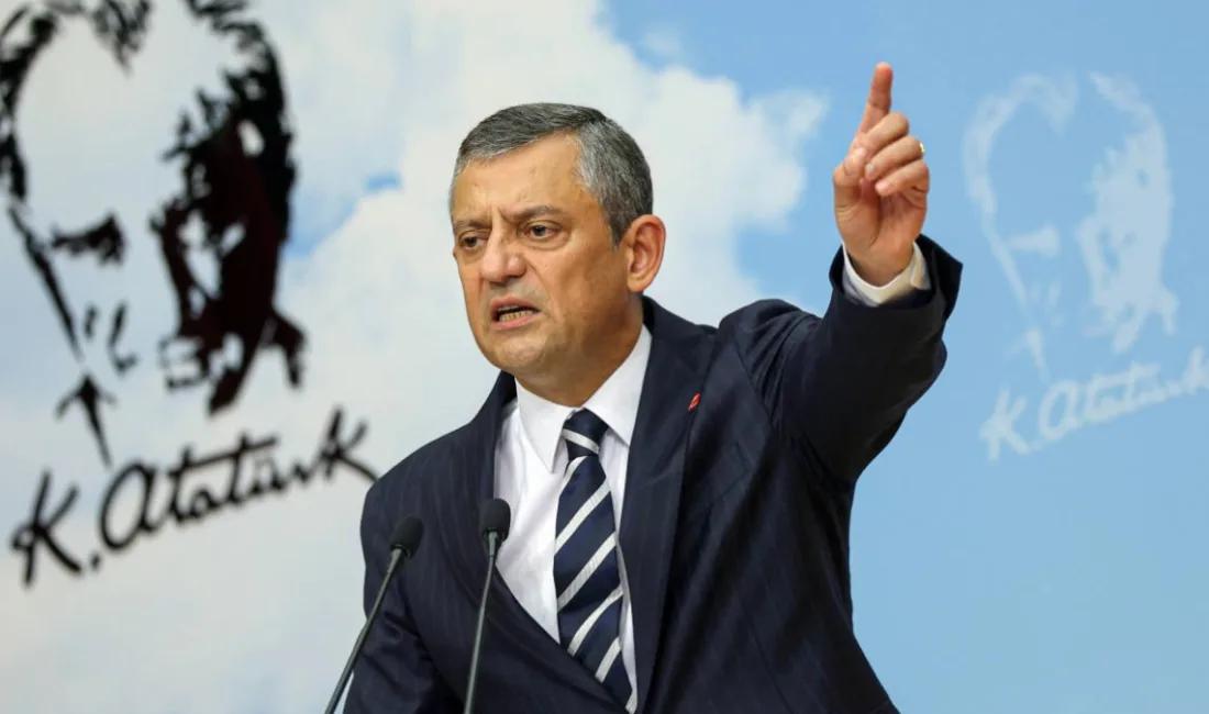 CHP’de olağanüstü kurultay hareketliliği sürerken, Özgür Özel’in yeni parti kuracağı