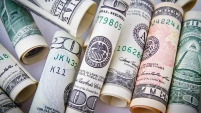 İstanbul Kapalıçarşı'da güne 46,5150 liradan başlayan dolar ve 52,9630 liradan