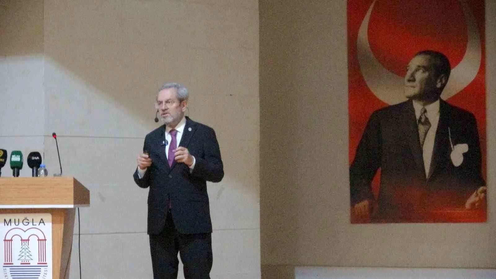 Muğla’da "Gazi Mecliste O Gece" söyleşisi 15 Temmuz ruhu anlatıldı Muğla’da "Gazi Mecliste O Gece" söyleşisi 15 Temmuz ruhu anlatıldı